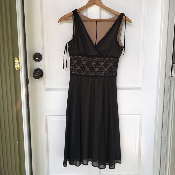 Gorgeous Black Overlay Formal Lace Dress - Picture 8 of 15